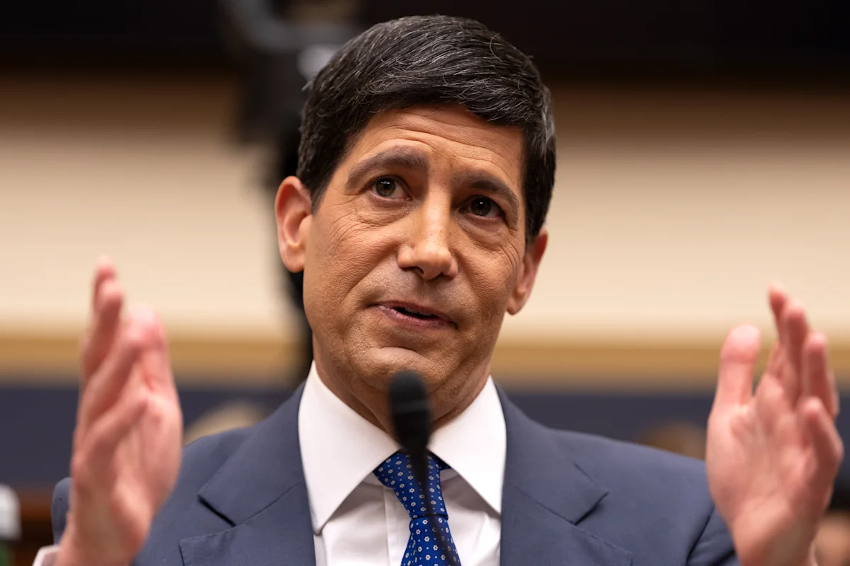 Grafik penurunan jumlah kata pidato Kevin Warsh selaku Ketua The Fed