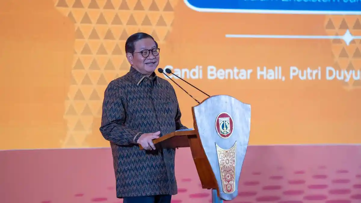 Gubernur DKI Jakarta Pramono Anung memberikan arahan dalam rapat koordinasi penanggulangan bencana