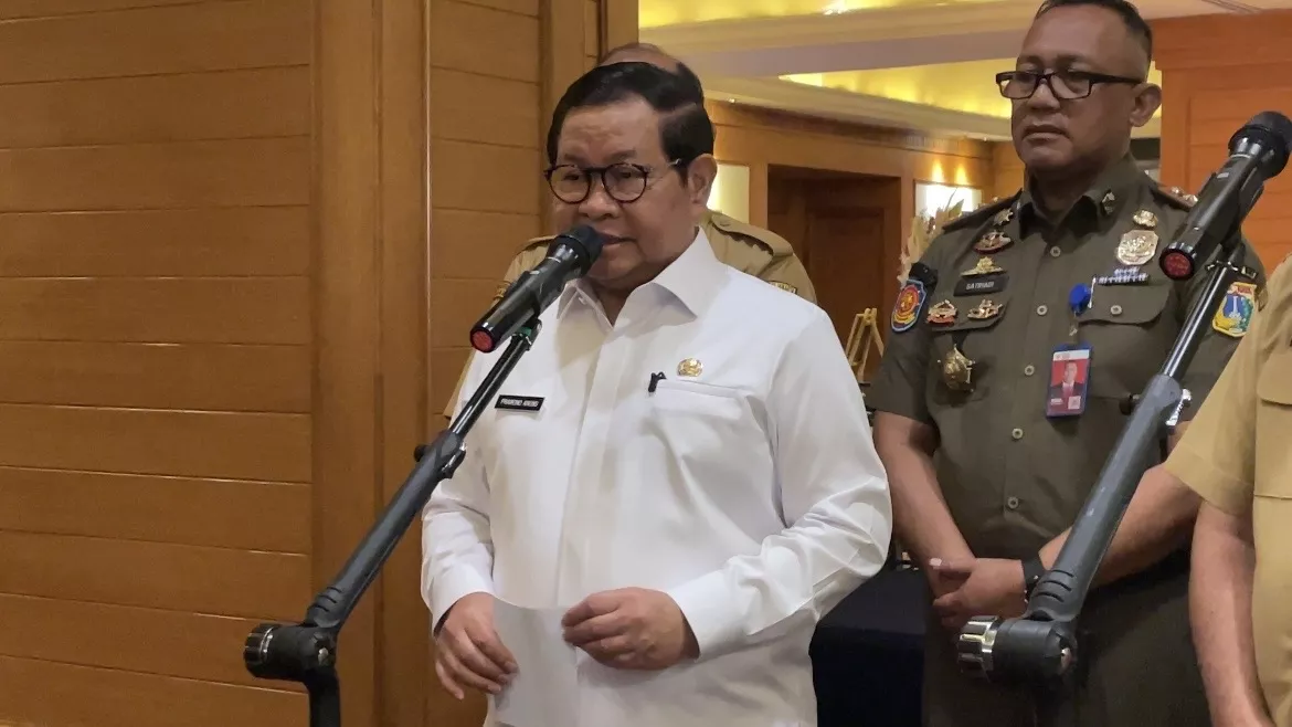 Gubernur DKI Jakarta Pramono Anung memberikan keterangan pers terkait isu kursi DPRD DKI.