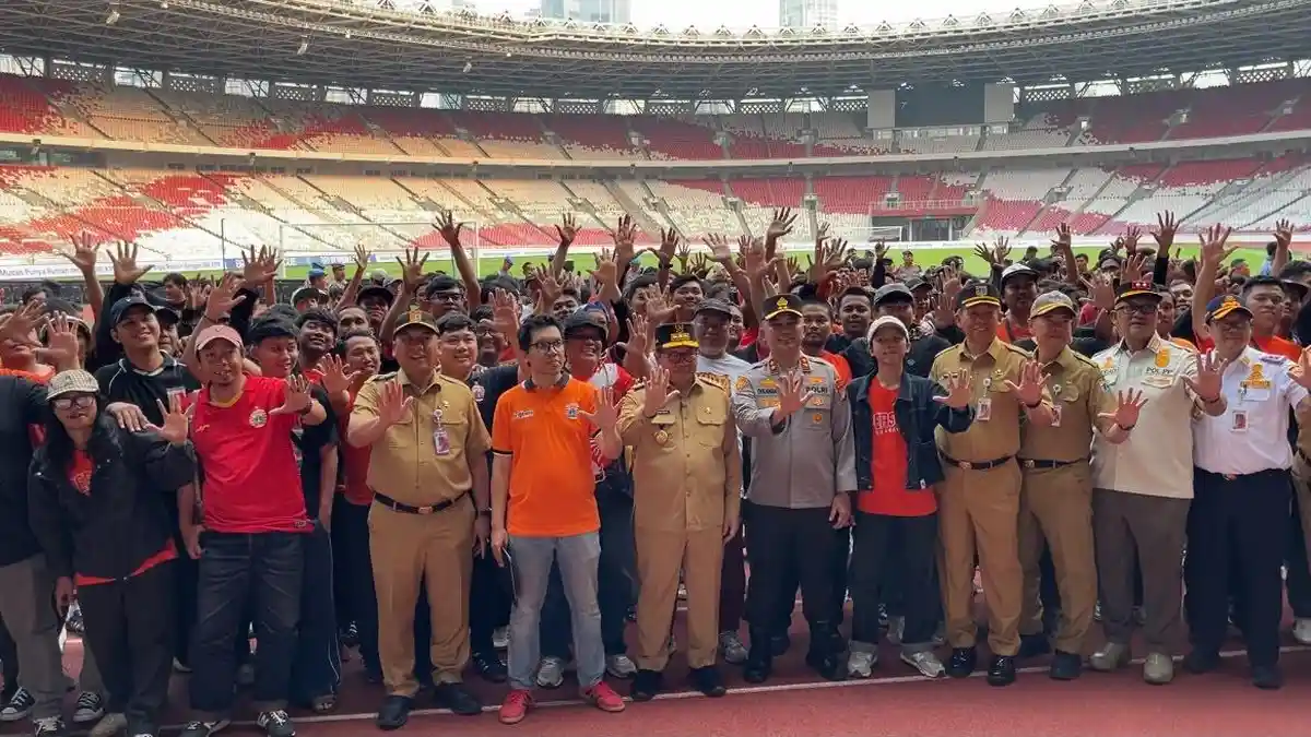 Gubernur DKI Jakarta Pramono Anung meminta Jakmania pakai jersey Persija