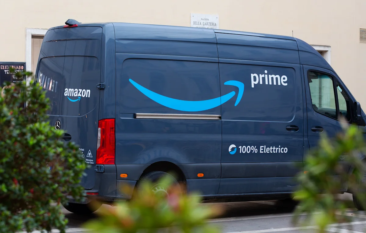 Ilustrasi aplikasi Amazon Prime pada layar ponsel pintar