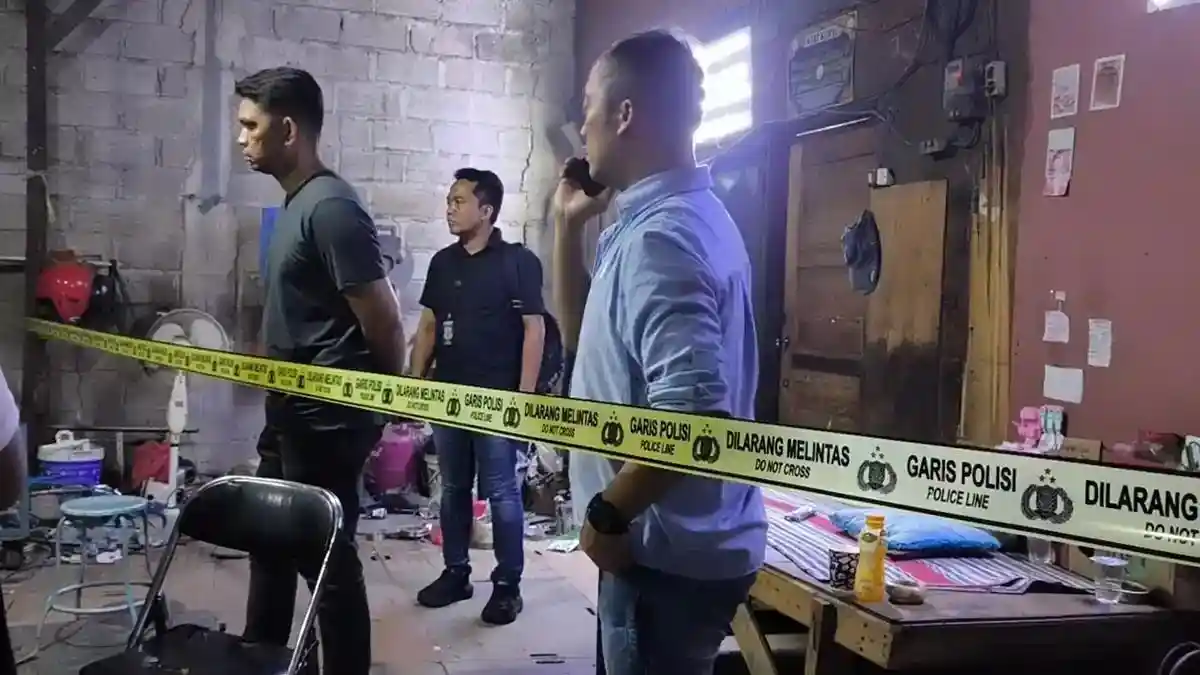 Ilustrasi garis polisi di lokasi perampokan sadis di Cikarang Utara