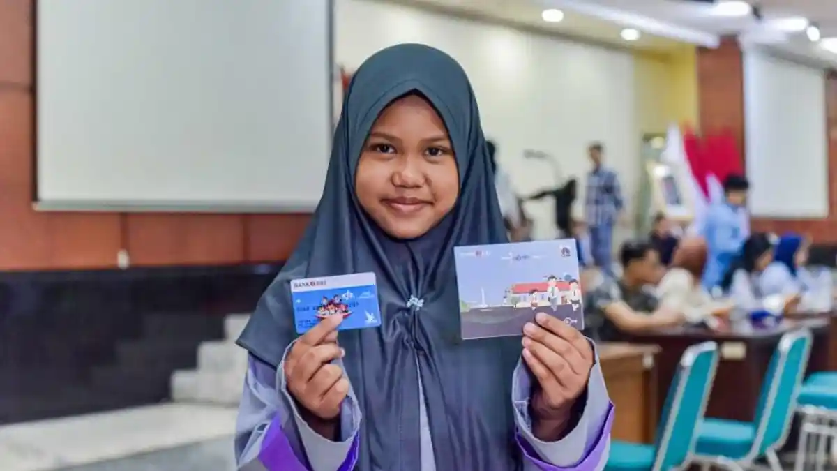 Ilustrasi peninjauan data penerima bantuan KJP Plus DKI Jakarta