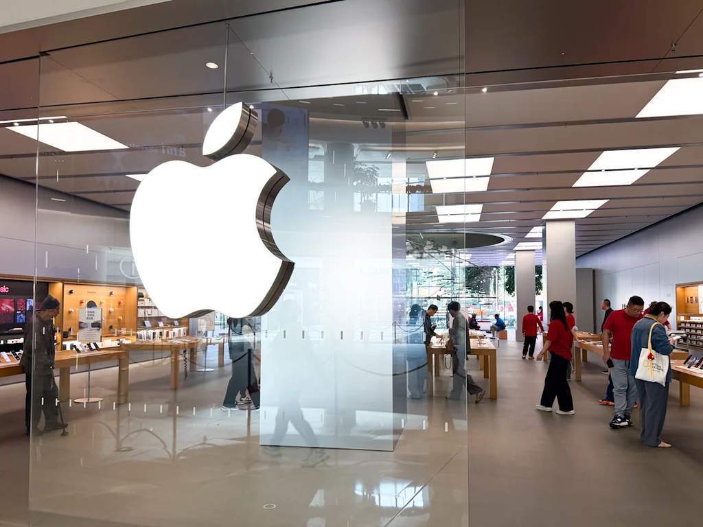 Ilustrasi program sewa iPhone terbaru dari Apple dengan cicilan bulanan