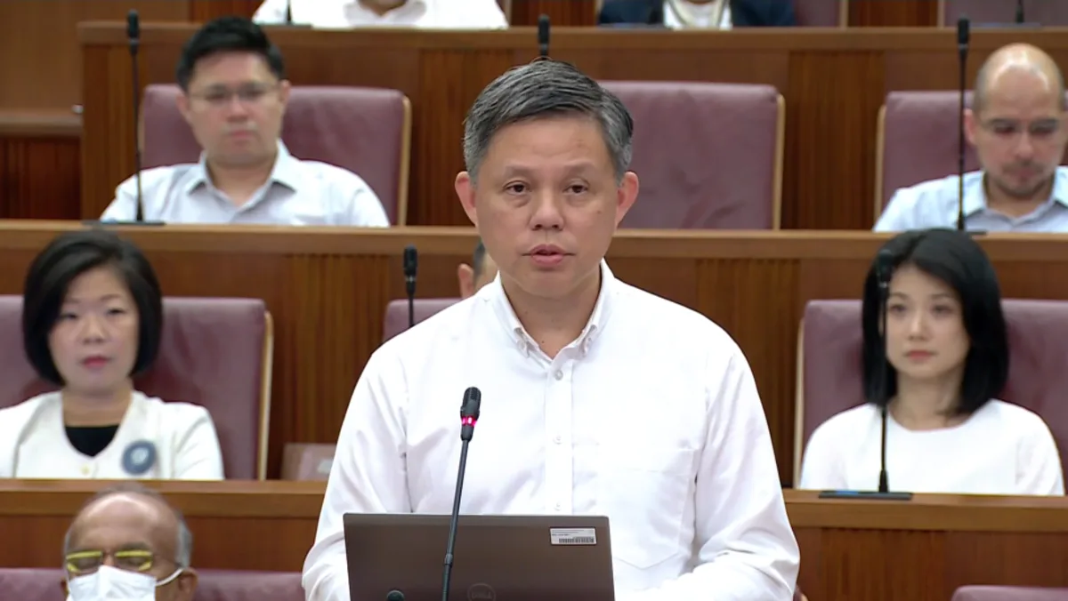 Menteri Koordinator Bidang Layanan Publik Singapura Chan Chun Sing berbicara di parlemen