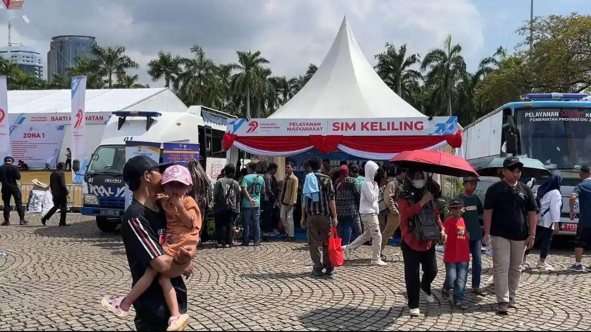 Mobil layanan SIM Keliling Polda Metro Jaya yang melayani warga Jakarta