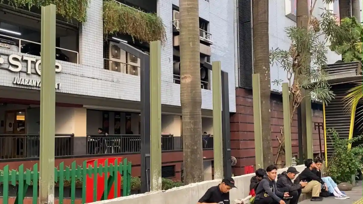 Pakuwon Mall Yogya pasang pagar tinggi yang viral di media sosial