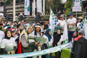 Pramono Anung dan Menkop Ferry Lepas Peserta Gen Coop Run 5K di Rasuna Said