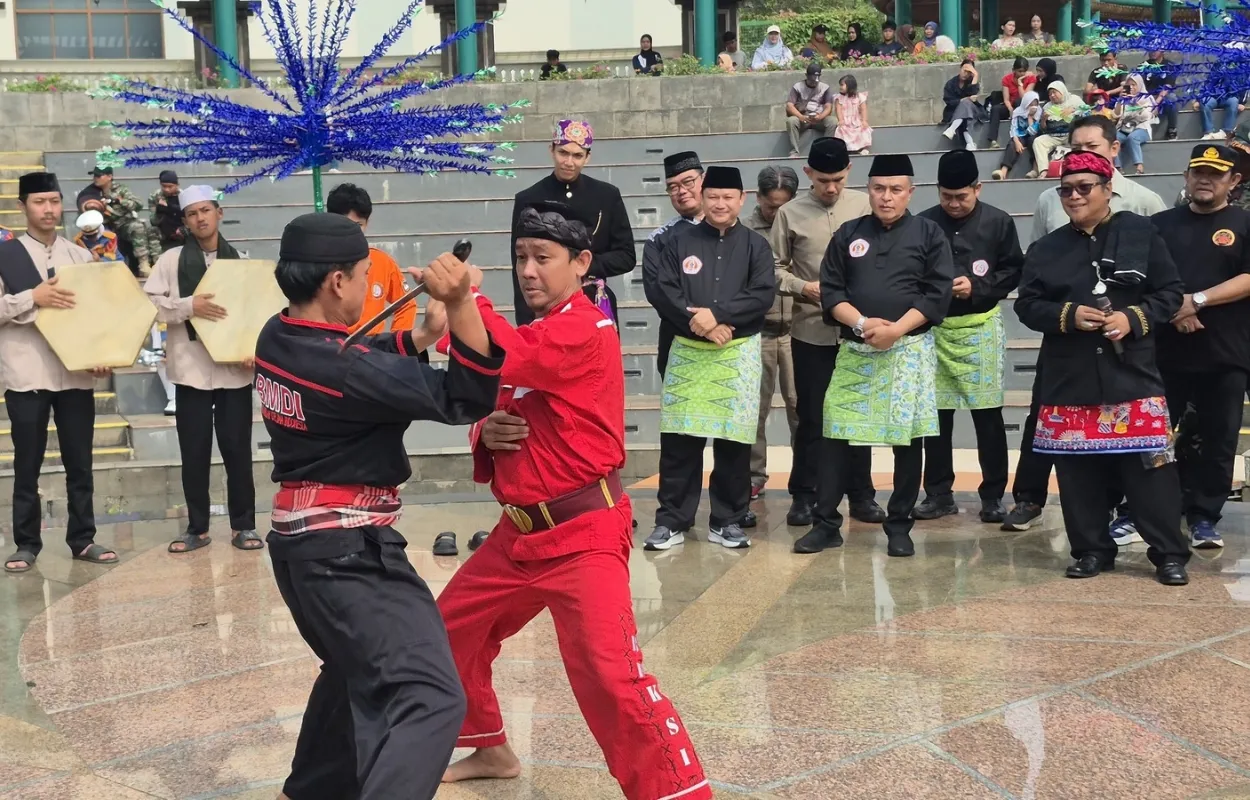 Suasana kejuaraan pencak silat Piala Wali Kota Jakarta Selatan III di Setu Babakan