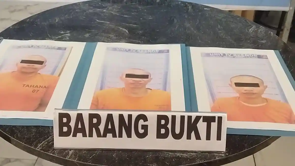 Suasana kemacetan lalu lintas kendaraan di jalan protokol Jakarta yang menerapkan aturan ganjil genap