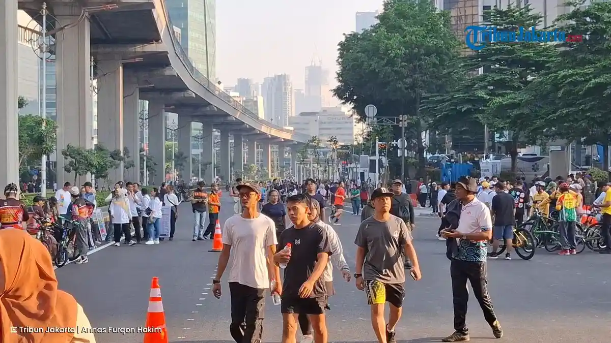 Suasana pelaksanaan Car Free Day di jalan protokol Jakarta